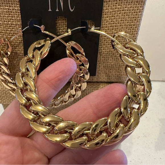 NWT INC International Concepts Hoop Earrings - gold tone Chain style BIG - Picture 7 of 12